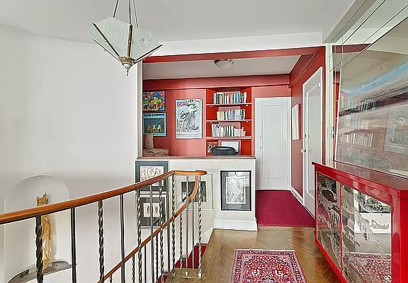 4th image of 3 E 69th St #1/2B