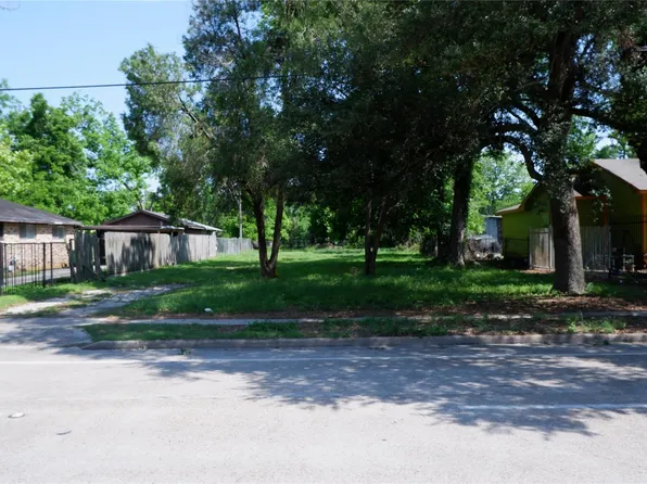 4811 Cavalcade St, Houston, TX 77026