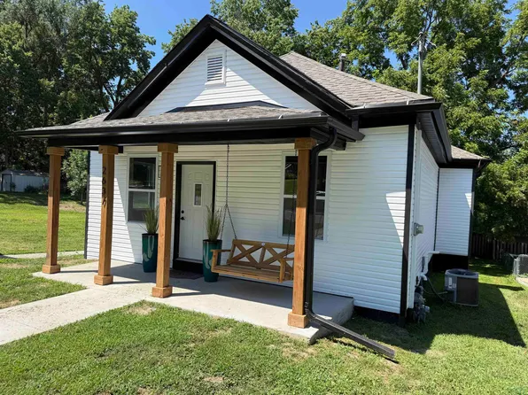 2637 S Cleveland St, Sioux City, IA 51106