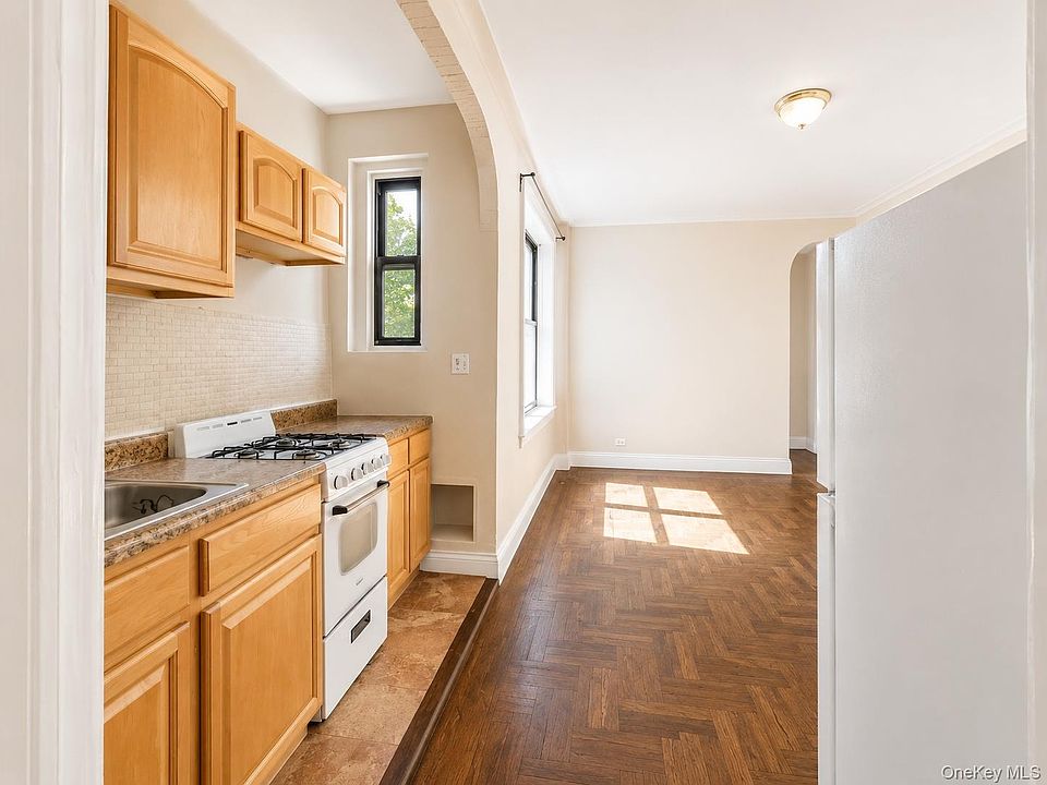 1st image of 700 Oakland Place #5B