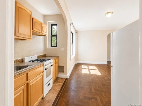 700 Oakland Place #5B, Bronx, NY 10457