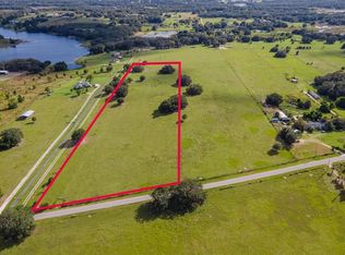 156 SE Place Rd, Weirsdale, FL 32195