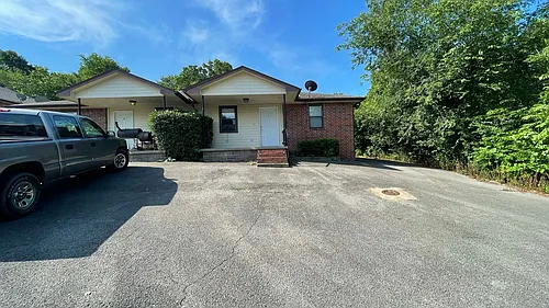 606 Rolling Hills Dr Photo 1