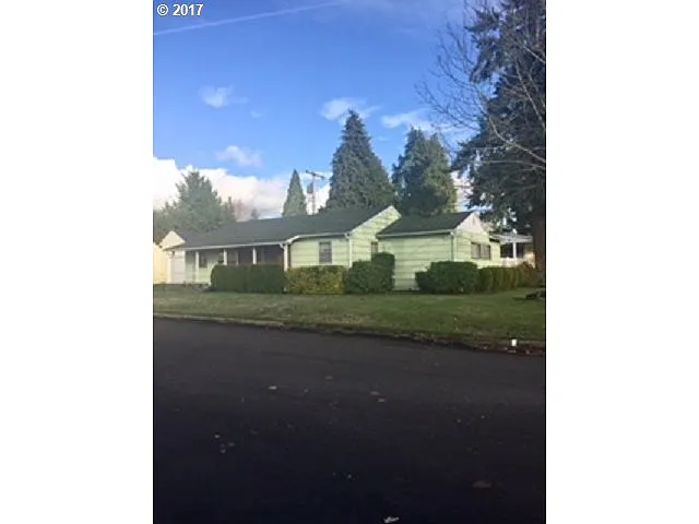 525 Cascade Dr photo 1