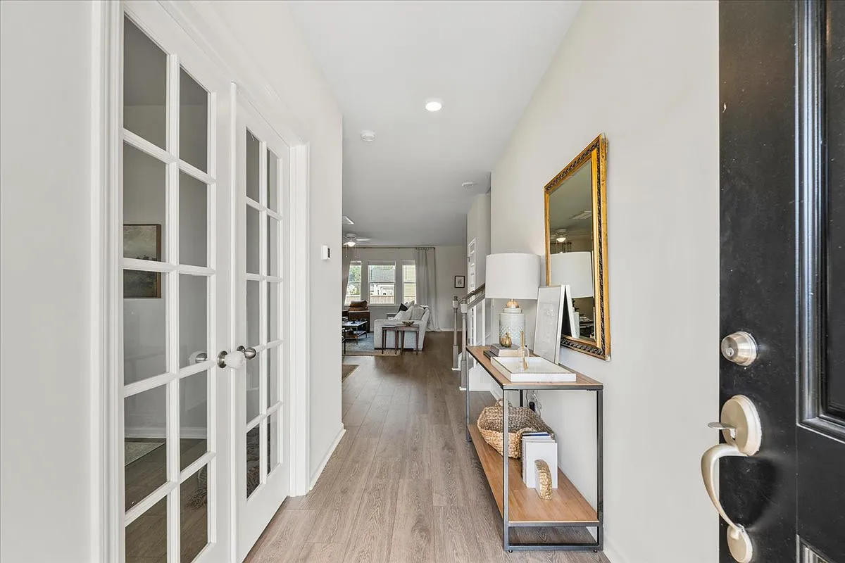 4 bed, 2591 sqft, $2,649 — Photo 4