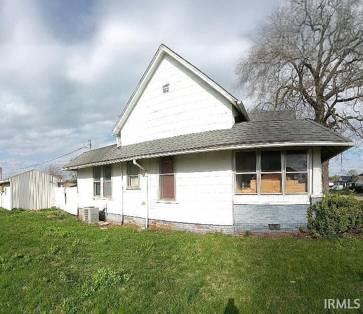 2nd image of 231 W Morton St