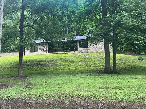 2nd image of 3678 Bear Hollow Rd