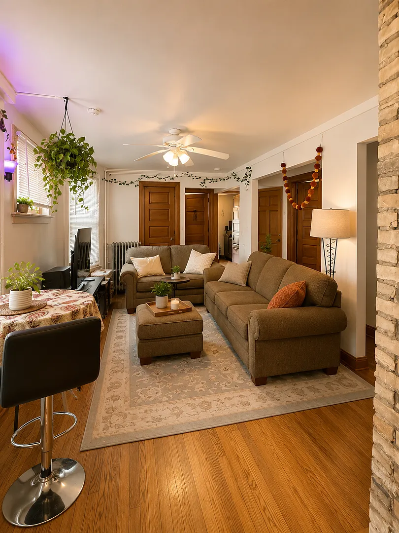 320 W Wilson St — Photo 1