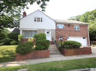 18005 Dalny Rd, Jamaica, NY 11432