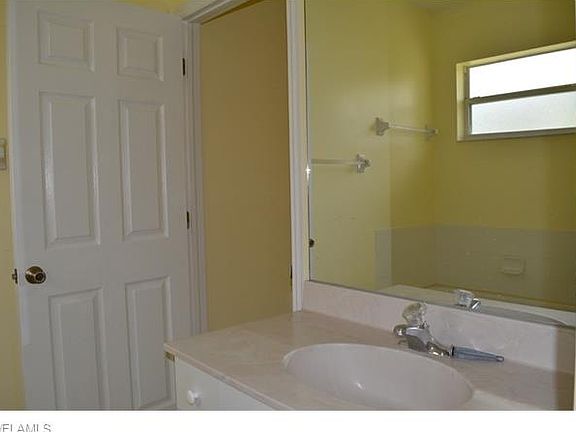 3rd image of 462 Laconic Ave S