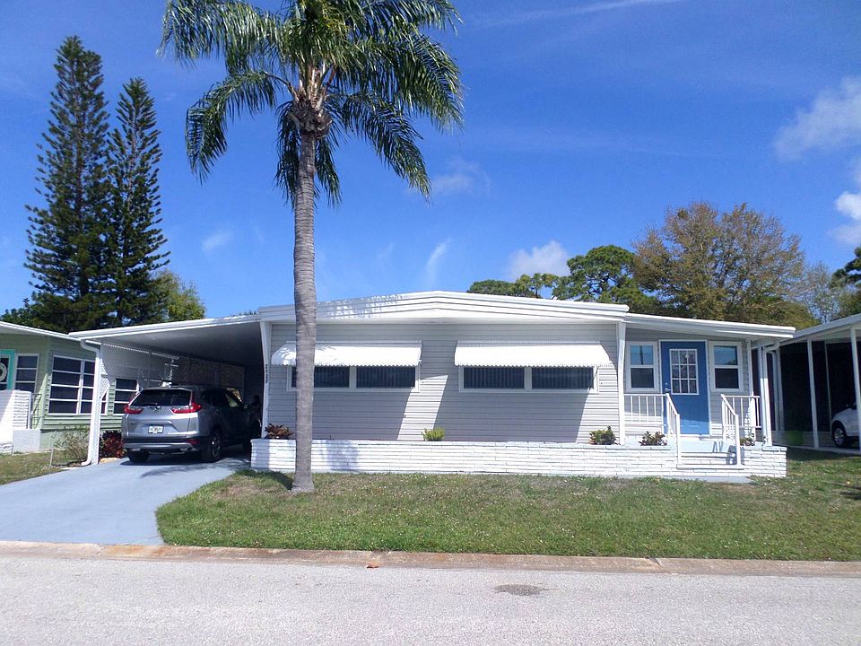 1st image of 2121 Fremont Dr