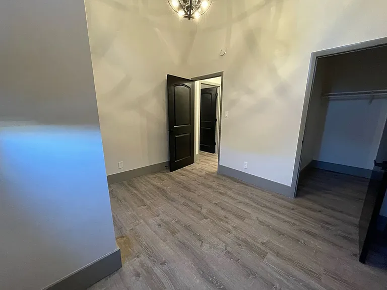 632 W Historic Mitchell St — Photo 11