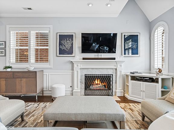 5th image of 2743 N Lakewood Ave #3