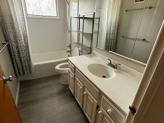 4th image of 5401 N Sherwood Ave