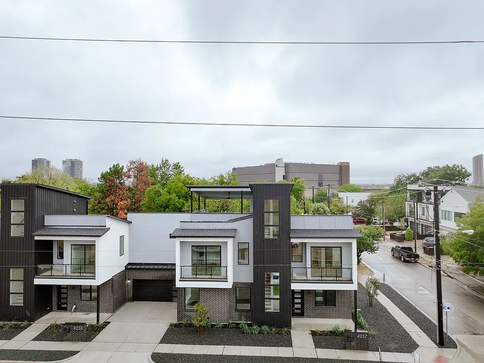 2350 Douglas Ave #4237