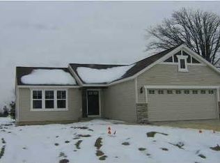 8440 Tucker Ct, Jenison, MI 49428