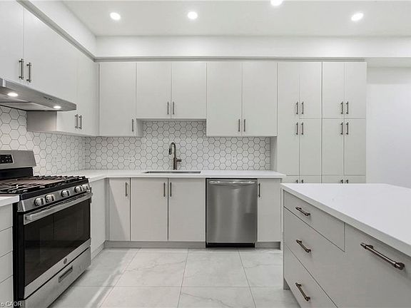3rd image of 87 Rockledge Dr