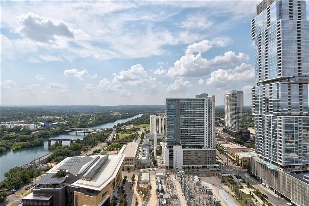 1 bed, 1.0 bath, 921 sqft, $6,500 — Photo 1