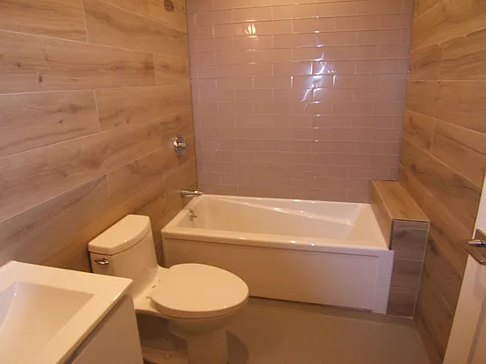 Rented by Joel Weisz, LREB | media 17