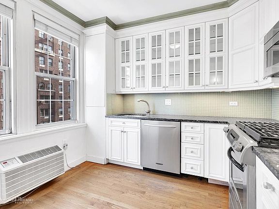 3rd image of 410 E 57th St APT 8A