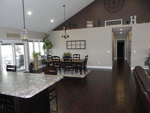 4th image of 4033 Anne Marie Ave