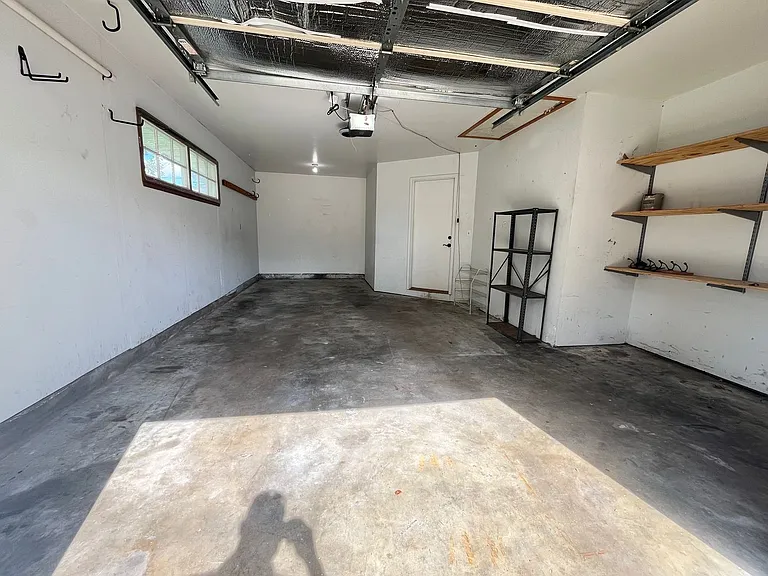 2512 S West Ave — Photo 26