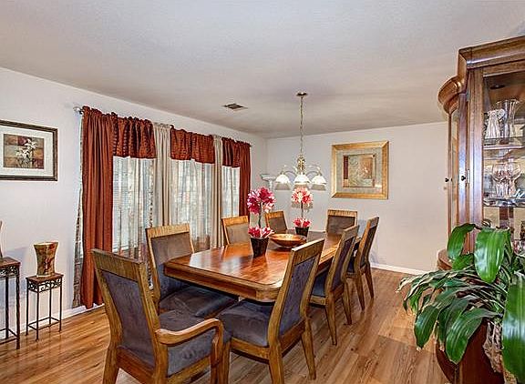 5th image of 241 Bluestem St