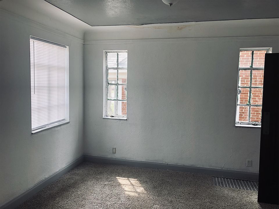 2nd image of 15015 Ward St