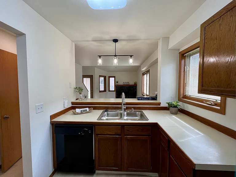 10212 Jamestown Dr #I — Photo 6
