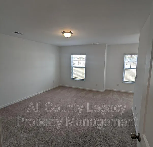 1100 Lossie Ln — Photo 6