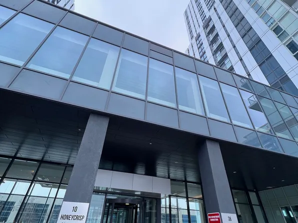 38 Honeycrisp Cres, Vaughan, ON