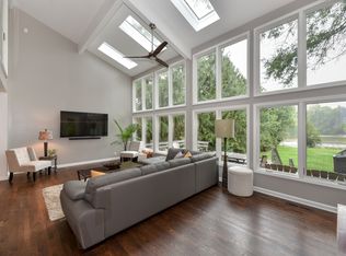 188 Riveredge Ct, Thiensville, WI 53092