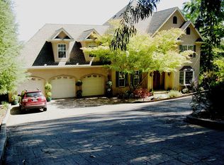 916 Chantecleer Way, Healdsburg, CA 95448