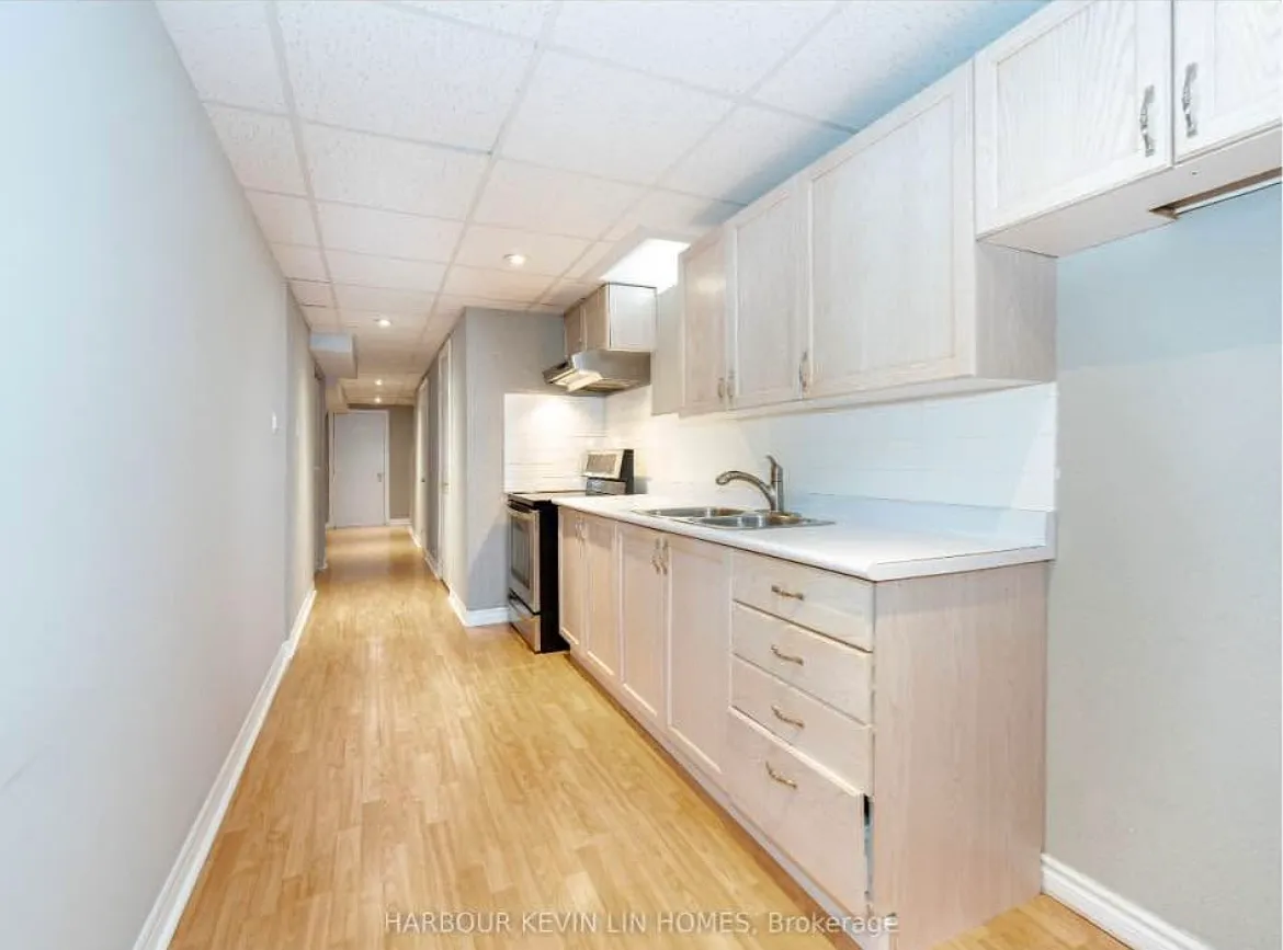 106 Blackthorn Drive Vaughan — Photo 1
