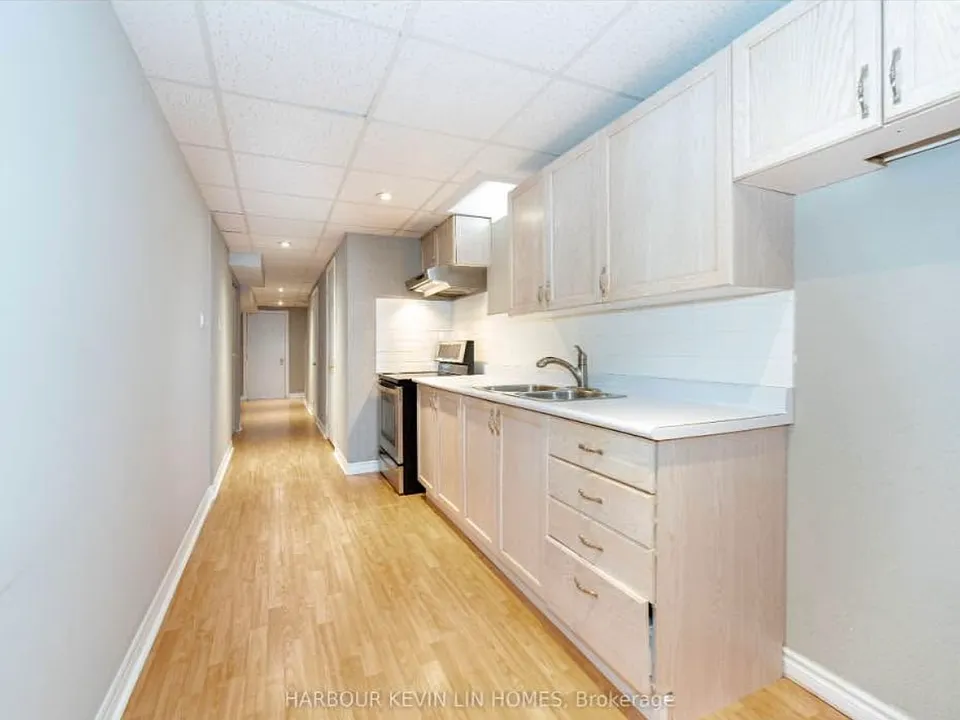 106 Blackthorn Dr #BASEMENT