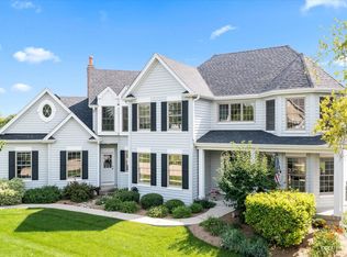 3235 Harvest Ridge Rd, Geneva, IL 60134