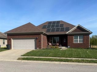 1717 W Crocus Dr, Radcliff, KY 40160