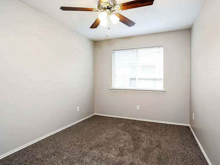 20106 Leafpark Ln — Photo 11
