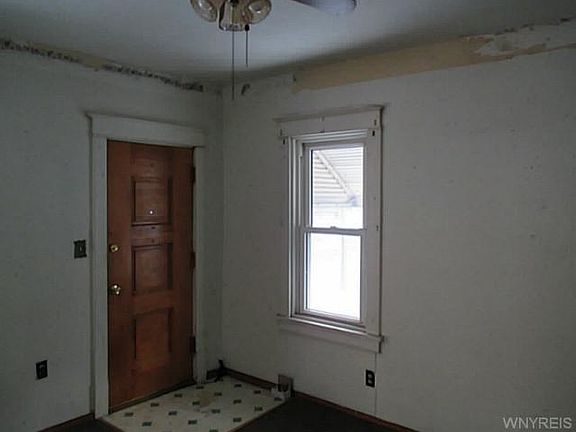 3rd image of 82 Southside Pkwy