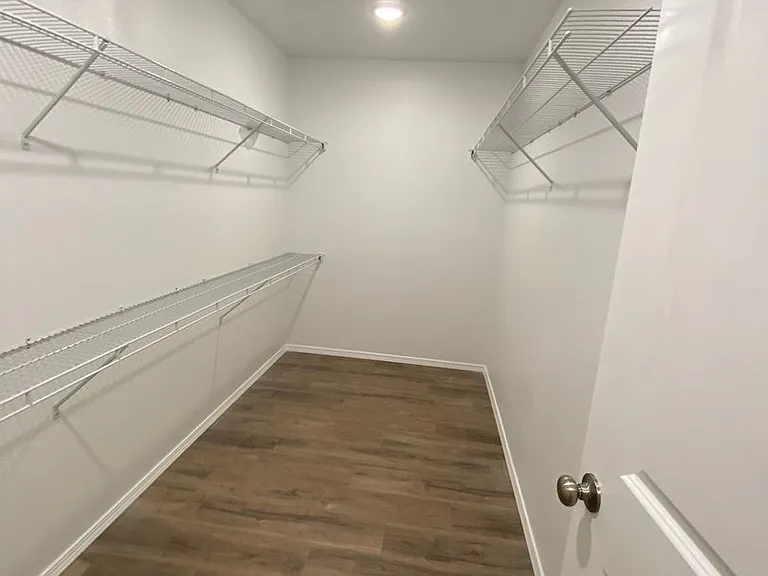 408 E Wright St — Photo 2