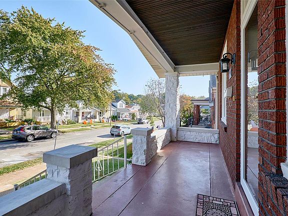 2nd image of 5652 Lansdowne Ave