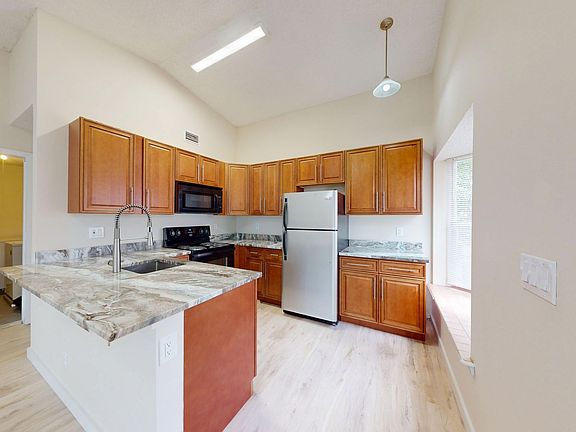 2nd image of 5401 Pinnacle Ln