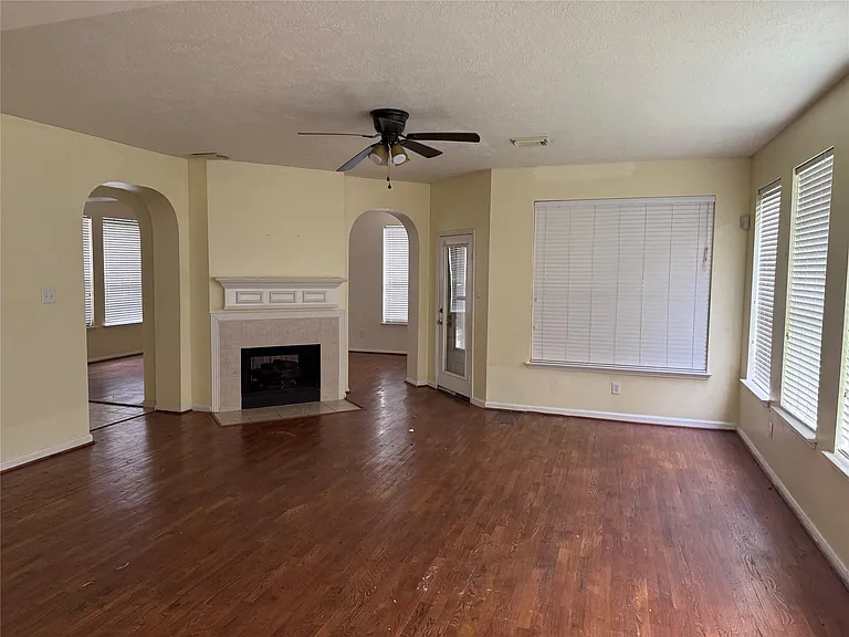 2511 Pine Shadows Dr — Photo 5