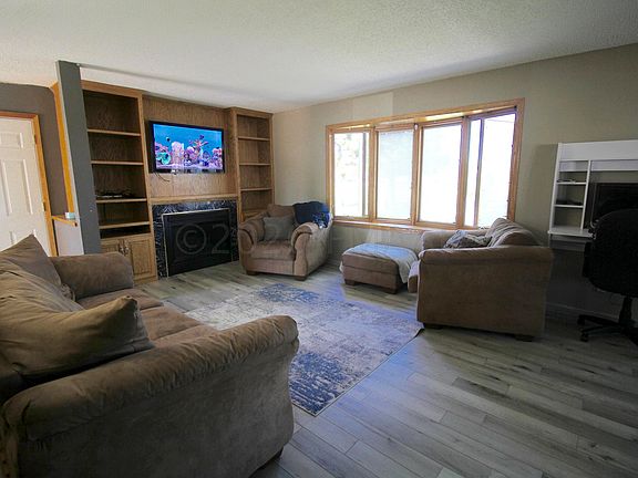 5th image of 2900 15th Ave S