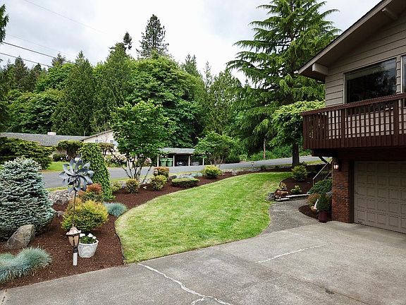 3rd image of 2311 W Hills Dr