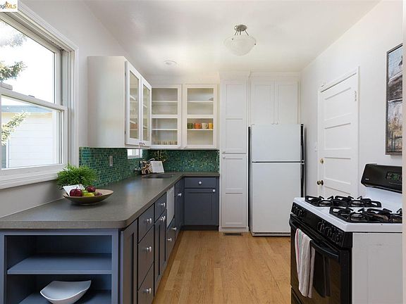 3rd image of 1660 Mendocino St