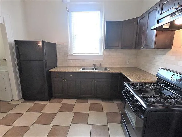 2622 Saint Ann St — Photo 13