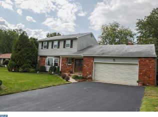 10 Golfview Dr, Medford, NJ 08055