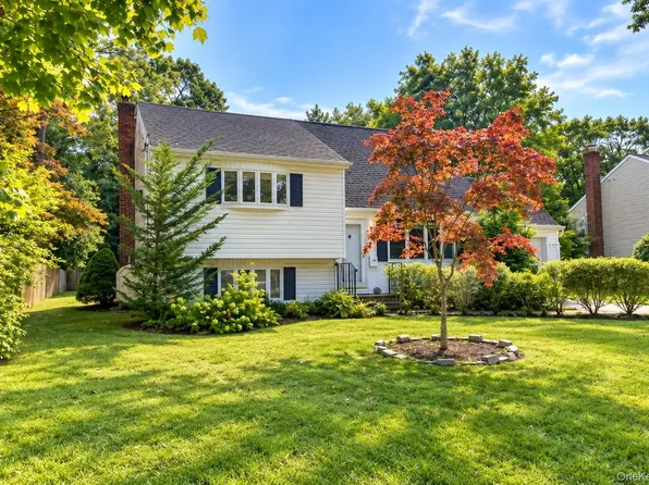 69 Circuit Road, Bellport Village, NY 11713