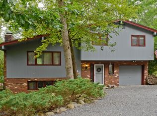 41 Crescent Dr S, Andover, NJ 07821